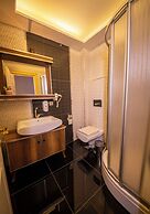 Royal Garden Suite and Hotel