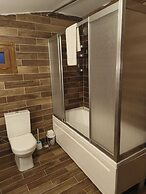 Royal Garden Suite and Hotel