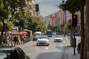 Royal Garden Suite and Hotel