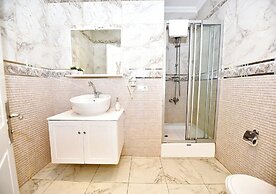 Royal Garden Suite and Hotel