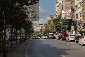 Royal Garden Suite and Hotel