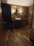 Royal Garden Suite and Hotel