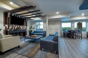 Soka Suites Dallas - Las Colinas