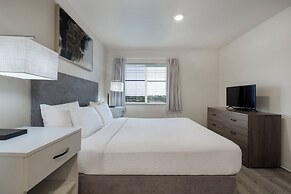 Soka Suites Dallas - Las Colinas