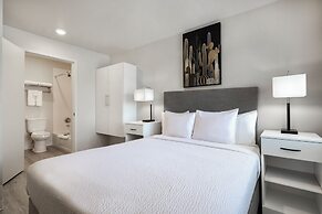 Soka Suites Dallas - Las Colinas