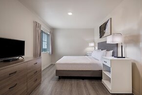 Soka Suites Dallas - Las Colinas
