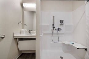 Soka Suites Dallas - Las Colinas