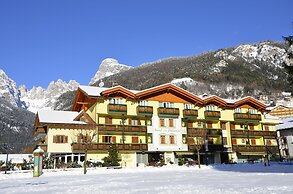 Alle Dolomiti Boutique Lake Hotel