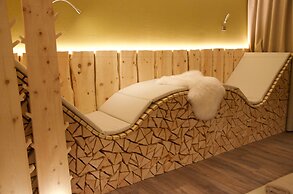 Alle Dolomiti Boutique Lake Hotel