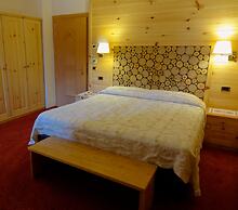 Alle Dolomiti Boutique Lake Hotel