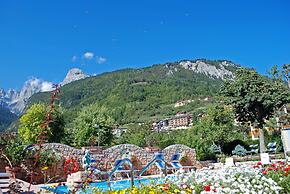 Alle Dolomiti Boutique Lake Hotel