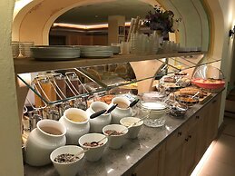 Alle Dolomiti Boutique Lake Hotel