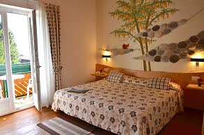 Alle Dolomiti Boutique Lake Hotel