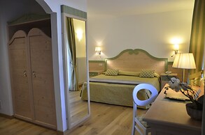 Alle Dolomiti Boutique Lake Hotel