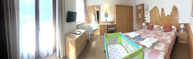 Alle Dolomiti Boutique Lake Hotel