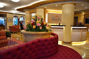 Alle Dolomiti Boutique Lake Hotel