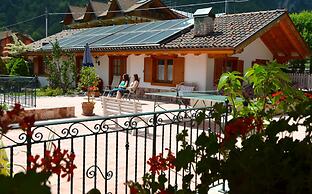 Alle Dolomiti Boutique Lake Hotel