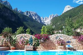 Alle Dolomiti Boutique Lake Hotel