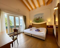 Alle Dolomiti Boutique Lake Hotel