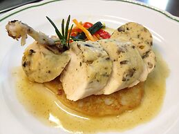 Alle Dolomiti Boutique Lake Hotel