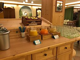 Alle Dolomiti Boutique Lake Hotel