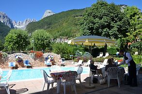 Alle Dolomiti Boutique Lake Hotel