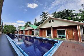 Phenwaree Amphawa Resort