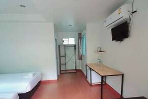 Phenwaree Amphawa Resort