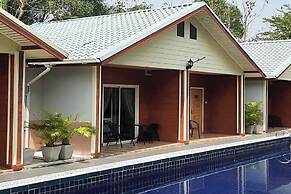 Phenwaree Amphawa Resort