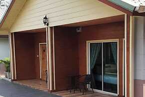 Phenwaree Amphawa Resort