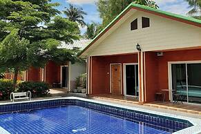 Phenwaree Amphawa Resort