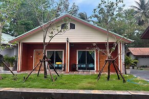 Phenwaree Amphawa Resort