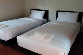 Phenwaree Amphawa Resort