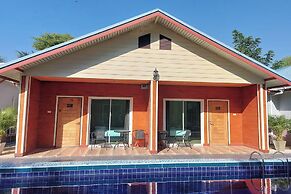 Phenwaree Amphawa Resort