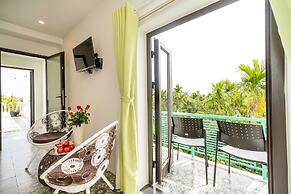 Sunny Riverside Homestay