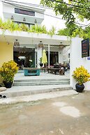 Sunny Riverside Homestay
