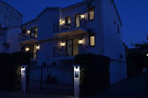 Casablanca Apartments