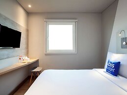 ibis budget Surabaya Diponegoro