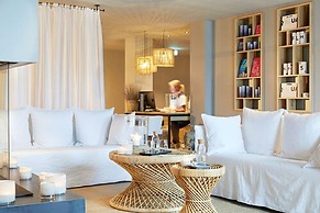 Lighthouse Hotel & SPA
