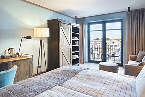 Lighthouse Hotel & SPA