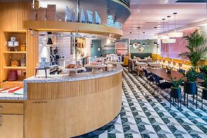 The Dixon, Autograph Collection