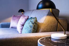 The Dixon, Autograph Collection