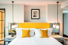 The Dixon, Autograph Collection