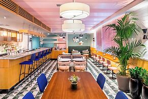 The Dixon, Autograph Collection