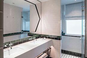 The Dixon, Autograph Collection