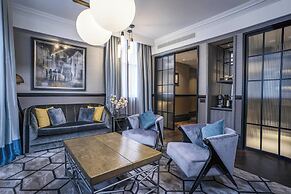 The Dixon, Autograph Collection