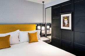 The Dixon, Autograph Collection