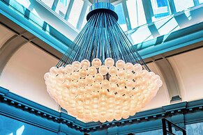 The Dixon, Autograph Collection