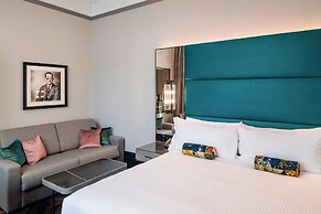 The Dixon, Autograph Collection