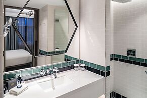 The Dixon, Autograph Collection